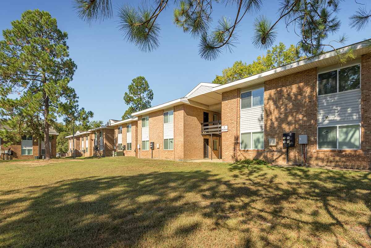 Oak Creek Village The Multifamily Advisory Group at Cushman & Wakefield